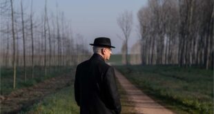 la-grazia-recensione-film-copertina